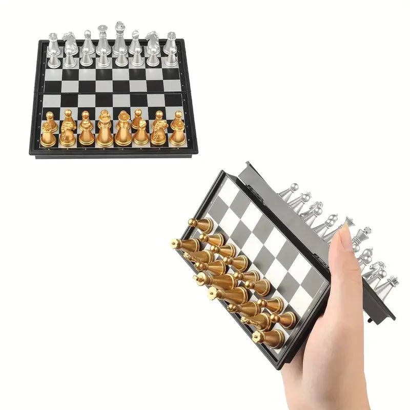 PocketMate: Mini Magnetic Chess Set
